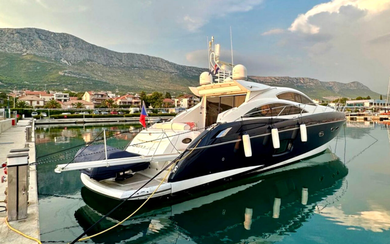 Sunseeker Predator 62